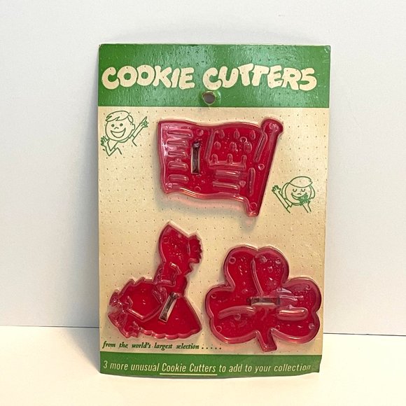 HRM Other - HRM Red Plastic Cookie Cutters Vintage New on Card Set of 3 Rare Collectibles